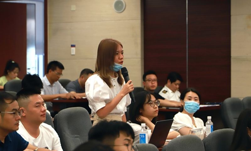 记者现场提问1